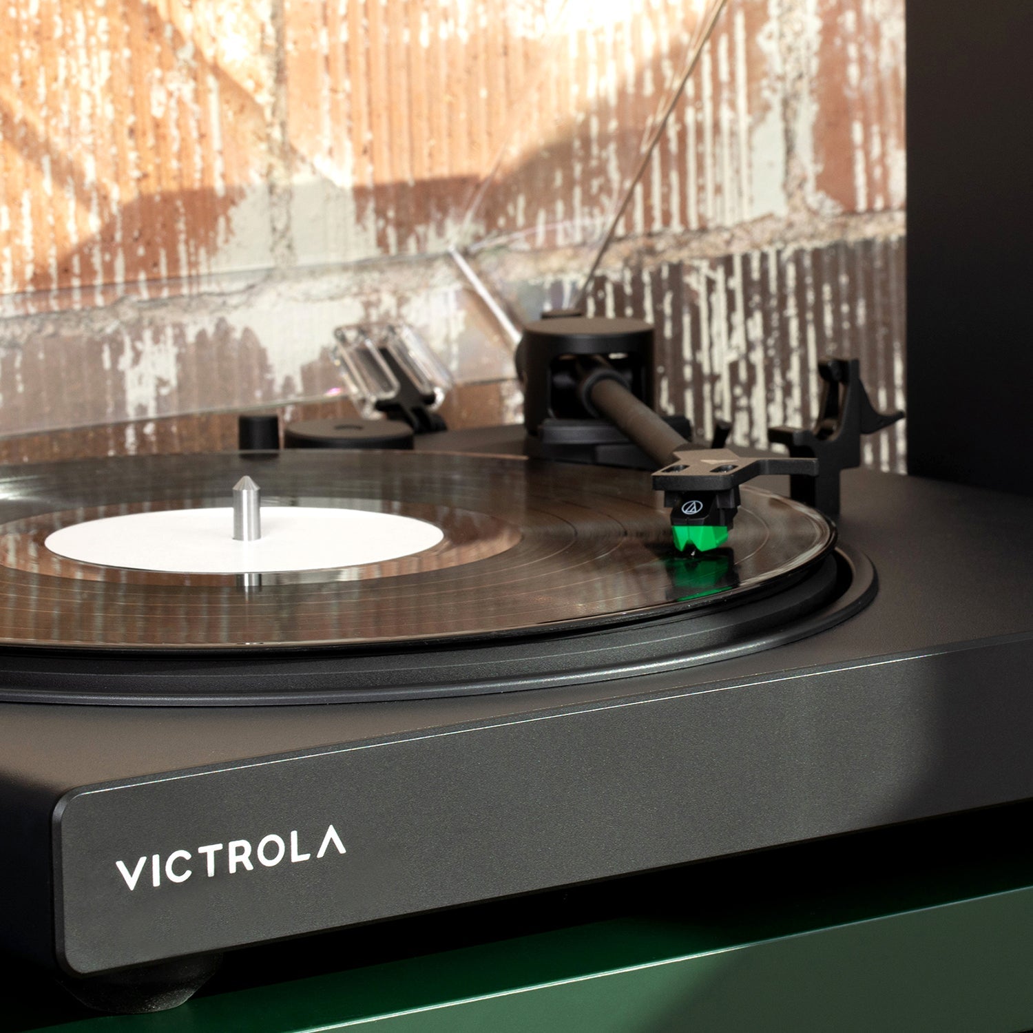 Wave Bluetooth Turntable with Auracast